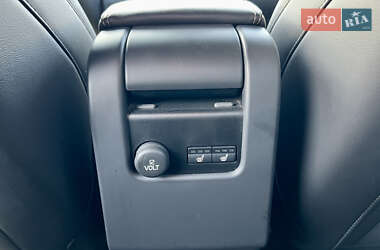 Седан Volvo S60 2015 в 