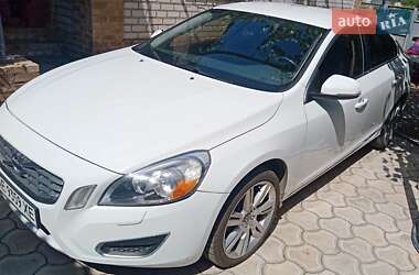 Седан Volvo S60 2013 в 