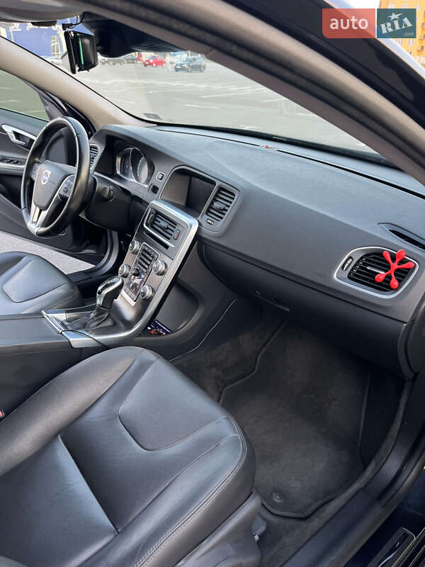 Седан Volvo S60 2015 в Каменец-Подольском