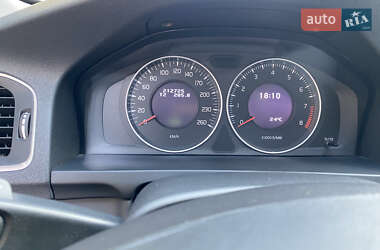 Седан Volvo S60 2012 в 