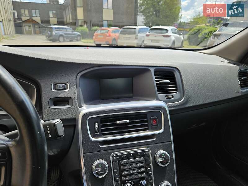 Седан Volvo S60 2015 в Києві
