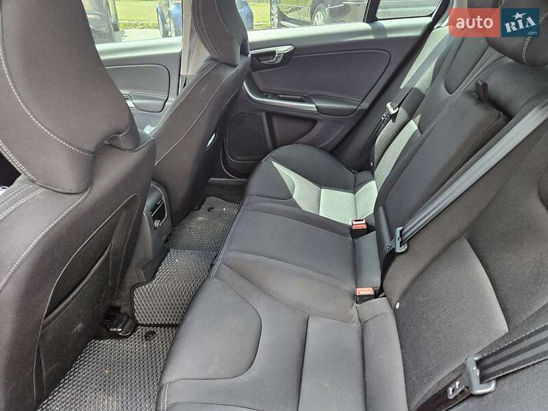 Седан Volvo S60 2015 в Києві