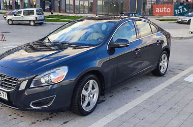 Седан Volvo S60 2012 в 