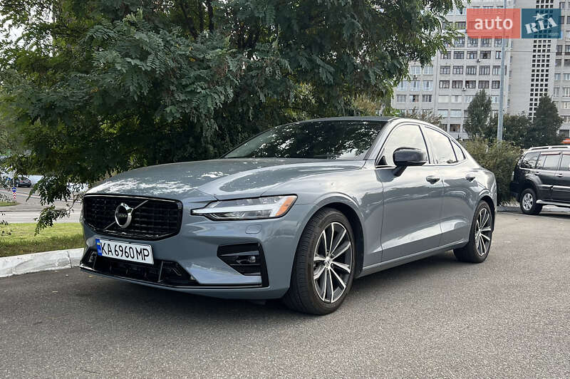 Седан Volvo S60 2021 в Киеве