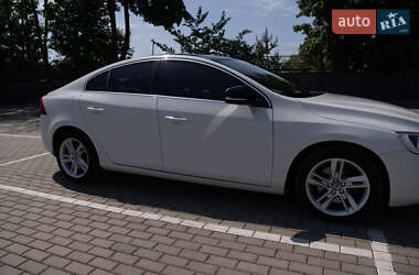 Седан Volvo S60 2013 в Тернополі