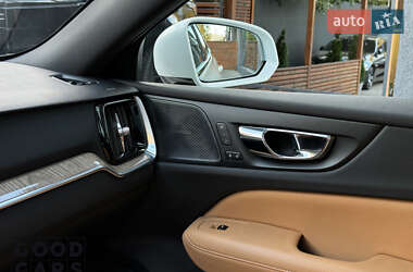 Седан Volvo S60 2020 в 