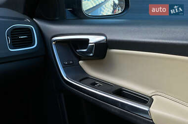 Седан Volvo S60 2014 в 