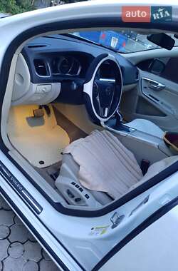 Седан Volvo S60 2013 в 