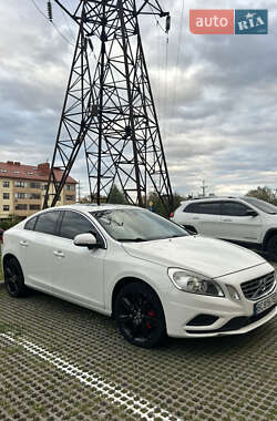 Седан Volvo S60 2013 в Львове