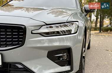 Седан Volvo S60 2024 в 