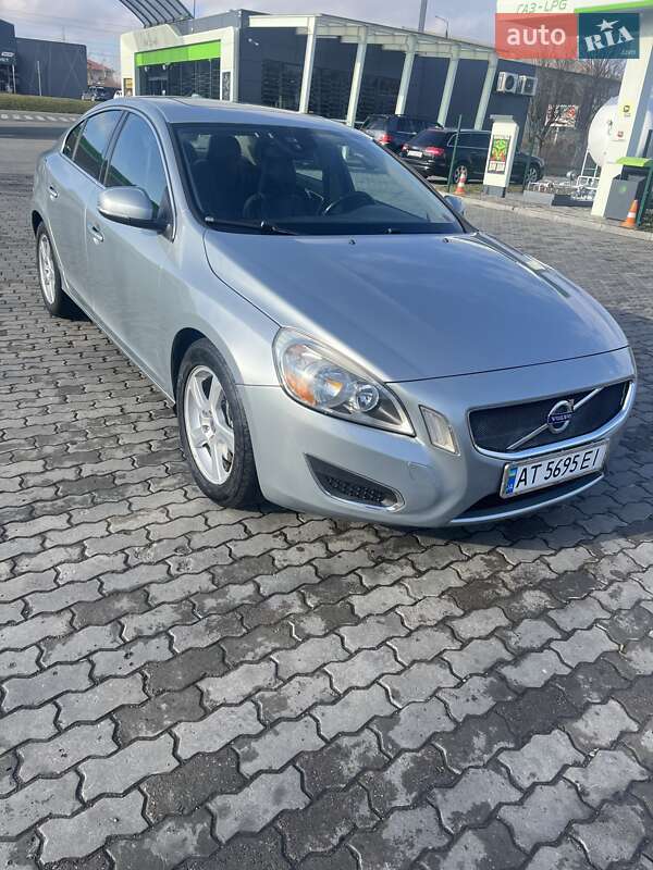 Седан Volvo S60 2013 в Івано-Франківську