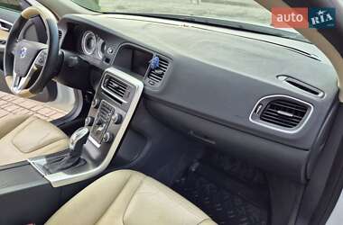 Седан Volvo S60 2013 в Львове