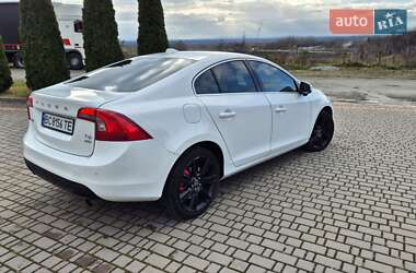 Седан Volvo S60 2013 в Львове