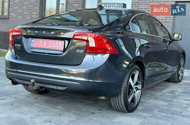 Седан Volvo S60 2010 в Львові