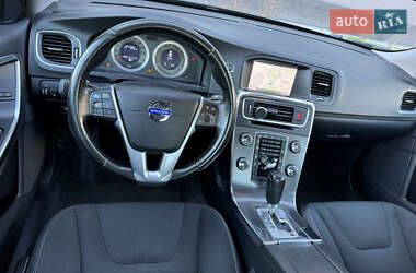 Седан Volvo S60 2010 в Львові