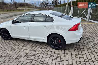 Седан Volvo S60 2013 в Львові