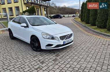 Седан Volvo S60 2013 в Львові