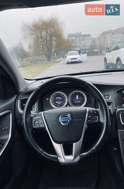 Седан Volvo S60 2013 в 
