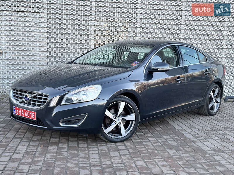 Седан Volvo S60 2011 в Львове