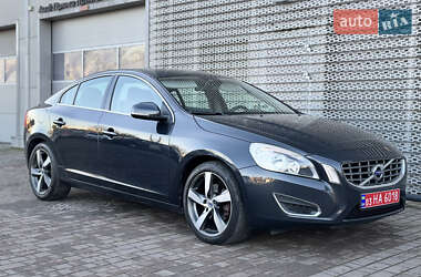 Седан Volvo S60 2011 в Львове