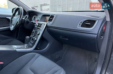 Седан Volvo S60 2011 в Львове