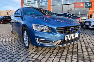 Седан Volvo S60 2015 в Львові