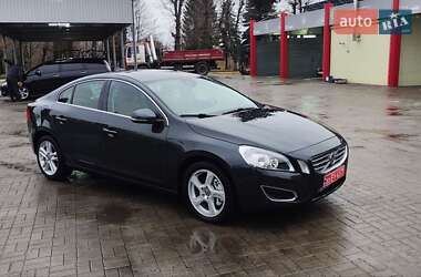 Седан Volvo S60 2013 в Дубно