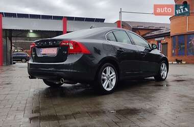 Седан Volvo S60 2013 в Дубно