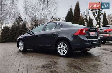 Седан Volvo S60 2013 в Дубно