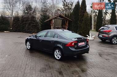 Седан Volvo S60 2013 в Дубно