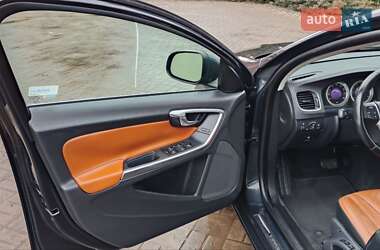 Седан Volvo S60 2013 в Дубно