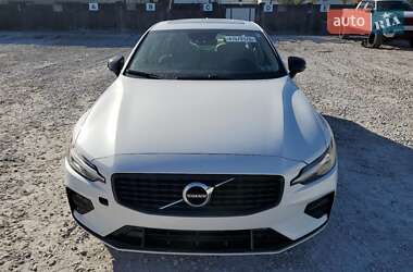 Седан Volvo S60 2022 в 