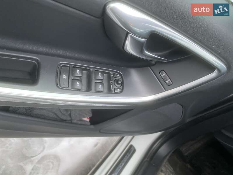 Седан Volvo S60 2014 в Львові фото 44 Седан Volvo S60 2014 в Львові