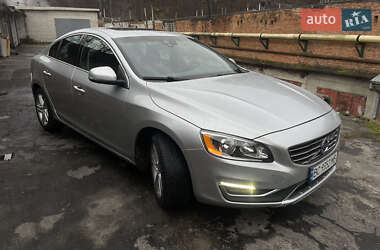 Седан Volvo S60 2014 в Львові