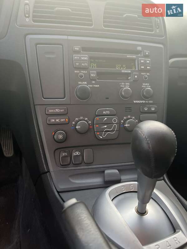 Седан Volvo S60 2001 в Краснограді