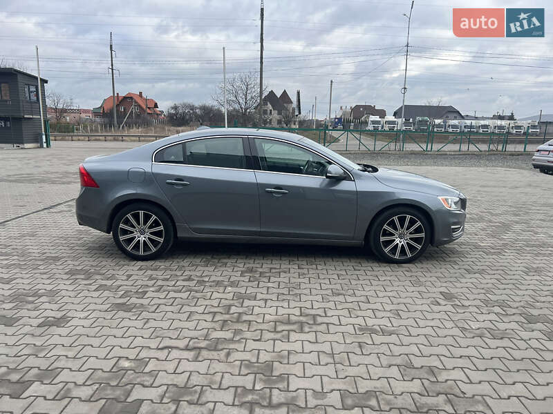 Седан Volvo S60 2016 в Луцке