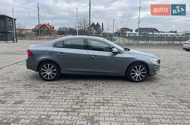 Седан Volvo S60 2016 в 