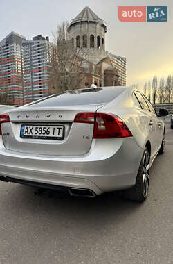 Седан Volvo S60 2014 в 
