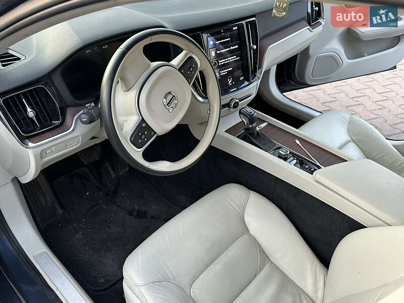 Седан Volvo S60 2021 в Полтаве