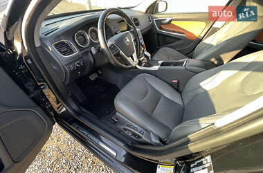 Седан Volvo S60 2012 в 