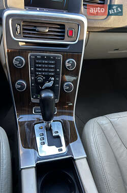 Седан Volvo S60 2010 в 