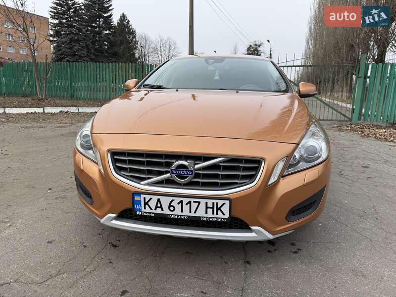 Седан Volvo S60 2013 в Киеве фото 12 Седан Volvo S60 2013 в Киеве