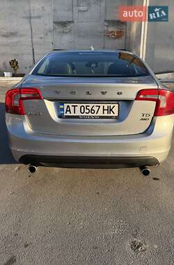 Седан Volvo S60 2013 в Львові