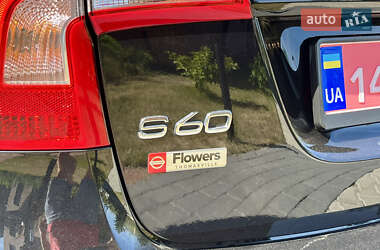 Седан Volvo S60 2016 в 