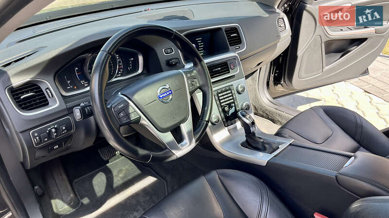 Седан Volvo S60 2016 в Ивано-Франковске
