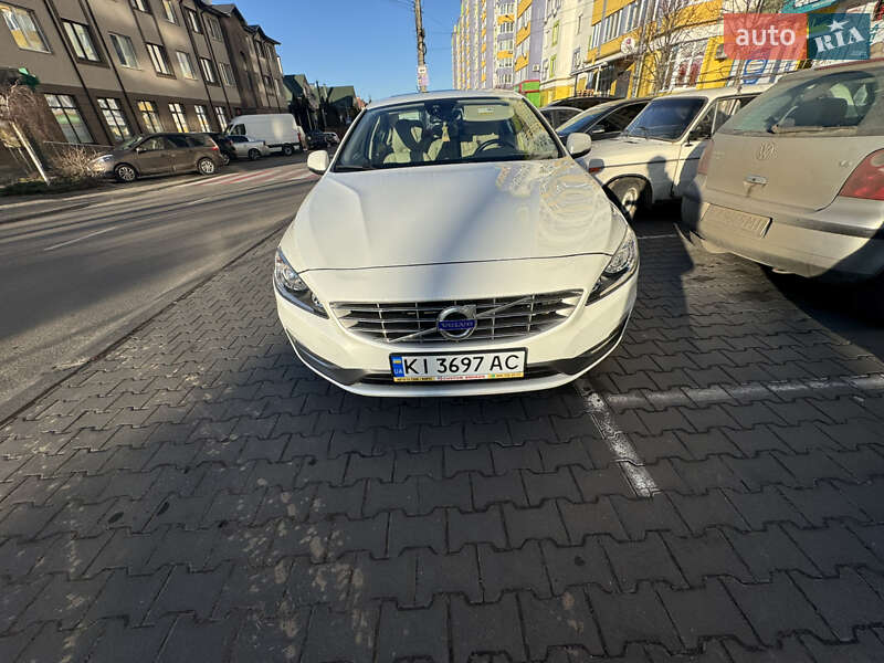 Седан Volvo S60 2014 в Києві