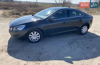 Седан Volvo S60 2010 в Львові