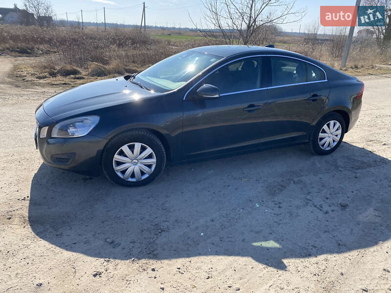 Седан Volvo S60 2010 в 
