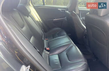 Седан Volvo S60 2016 в 