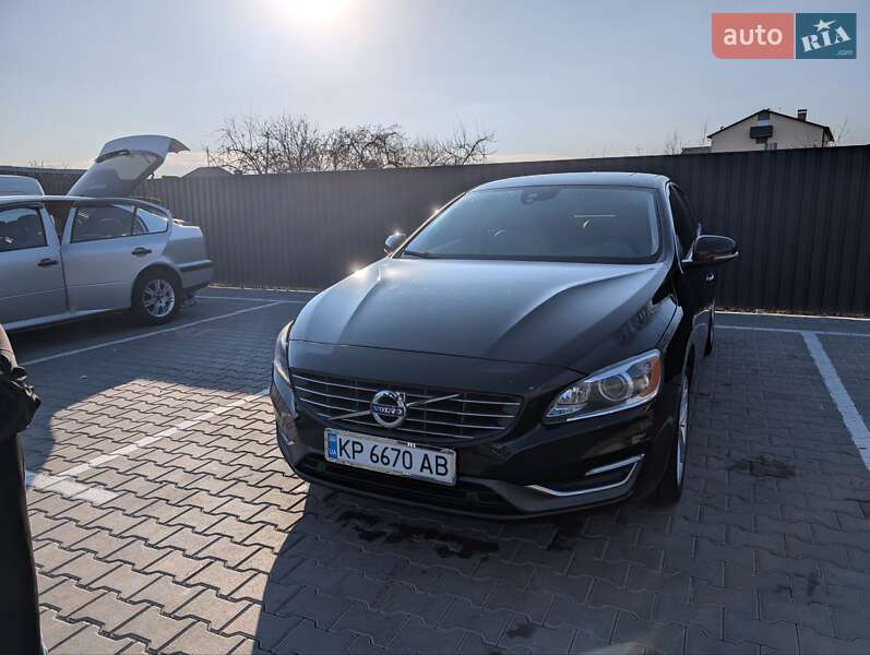 Седан Volvo S60 2013 в Умані
